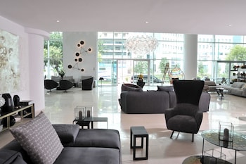 ATHENAEUM PALACE & LUXURY SUITES