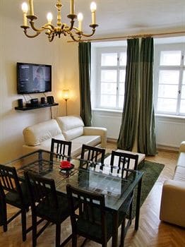 OLD TOWN SQUARE APARTMENTS