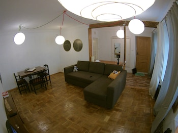 APARTMENT ON ADMIRALTEYSKIY 10