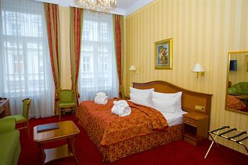 OPERA SUITES