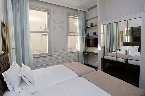 FUGA HOTEL CONSTANTINIDIS