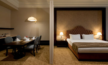 ISFANBUL HOLIDAY HOME & SUITES