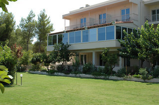 MYRTO HOTEL (33 KM FROM ATHENS)