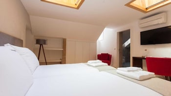 FEELS LIKE HOME ROSSIO PRIME SUITES