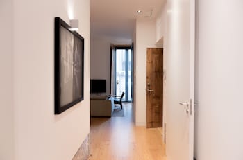 FLORA CHIADO APARTMENTS