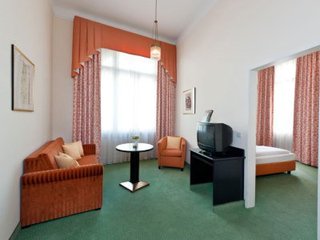 HOTEL JOHANN STRAUSS