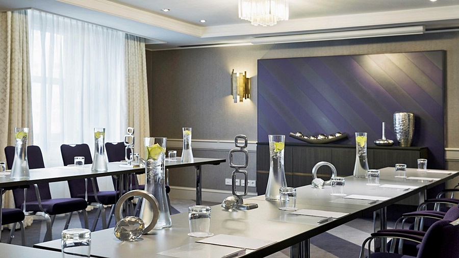RENAISSANCE WIEN HOTEL