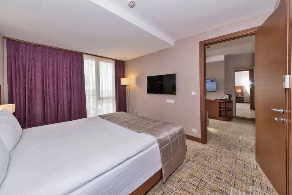 ELOTTE PALACE HOTEL
