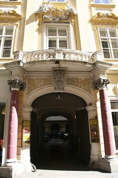 PERTSCHY PALAIS HOTEL