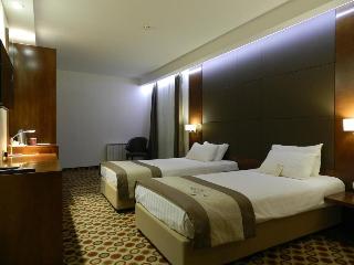 CENTRAL HOTEL (DELUXE/ ROOM ONLY)