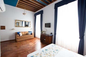 AD 2015 GUESTHOUSE