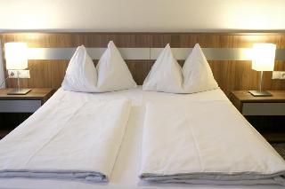 HOTEL CARINA