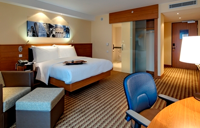 HAMPTON BY HILTON CITY WEST