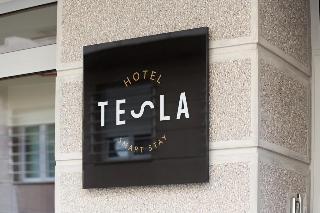 HOTEL TESLA SMART STAY