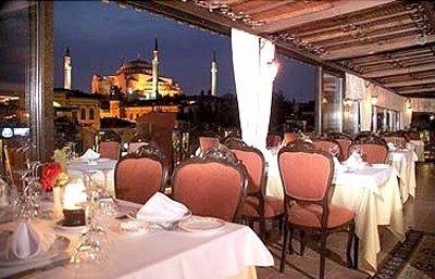 GLK PREMIER ACROPOL SUITES & SPA