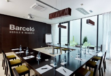 OCCIDENTAL PRAHA FIVE