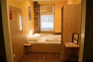 DO STEP INN HOTEL HOSTEL