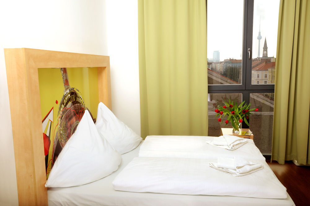 H+ HOTEL 4YOUTH