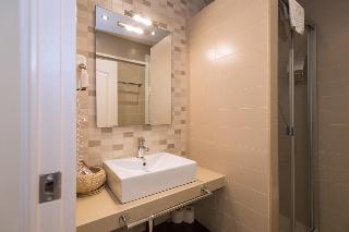 BLANC GUESTHOUSE