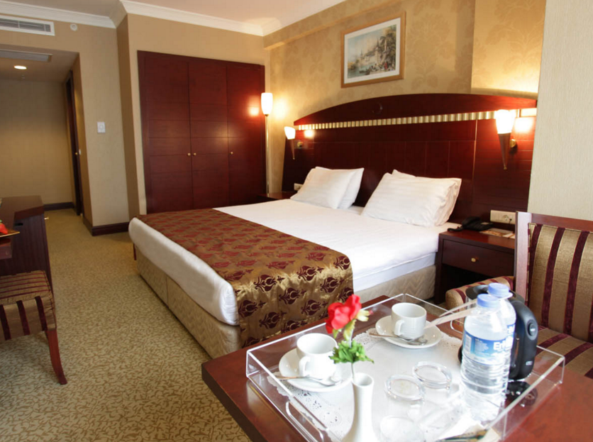 GOLDEN PARK HOTEL